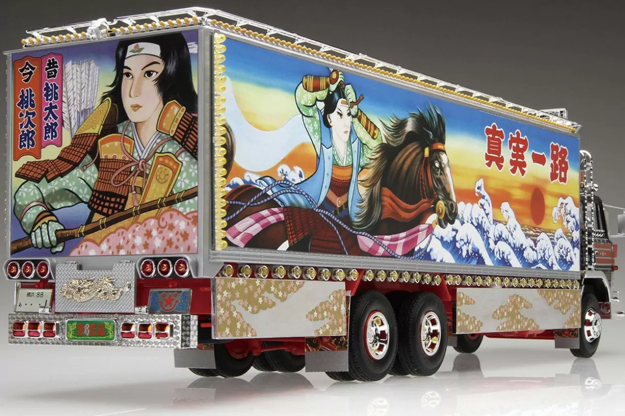 Clearance Aoshima Decoration Truck 1/32 Ichiban Boshi Otoko Ippiki Momojiro Plastic Model