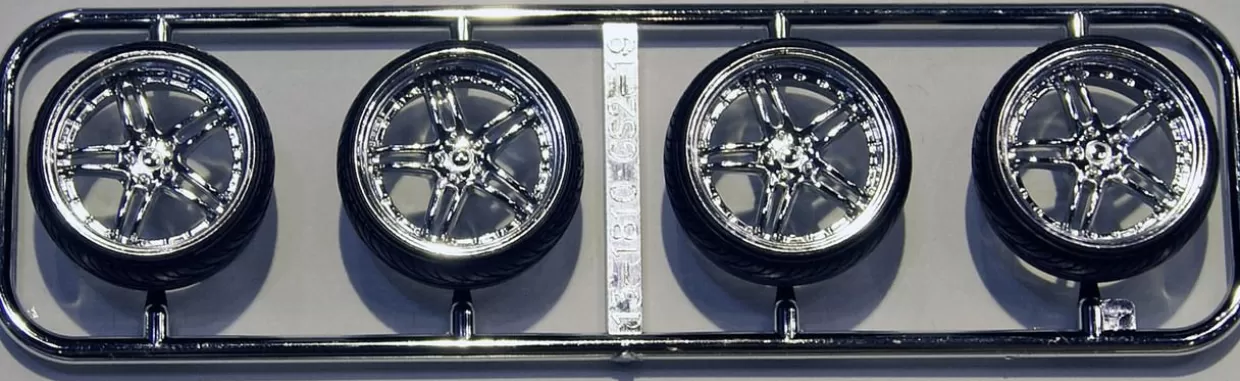 Clearance Aoshima Tuned Parts 1/24 Rs Work Gnosis Gs2 19Inch Tire & Wheel Set