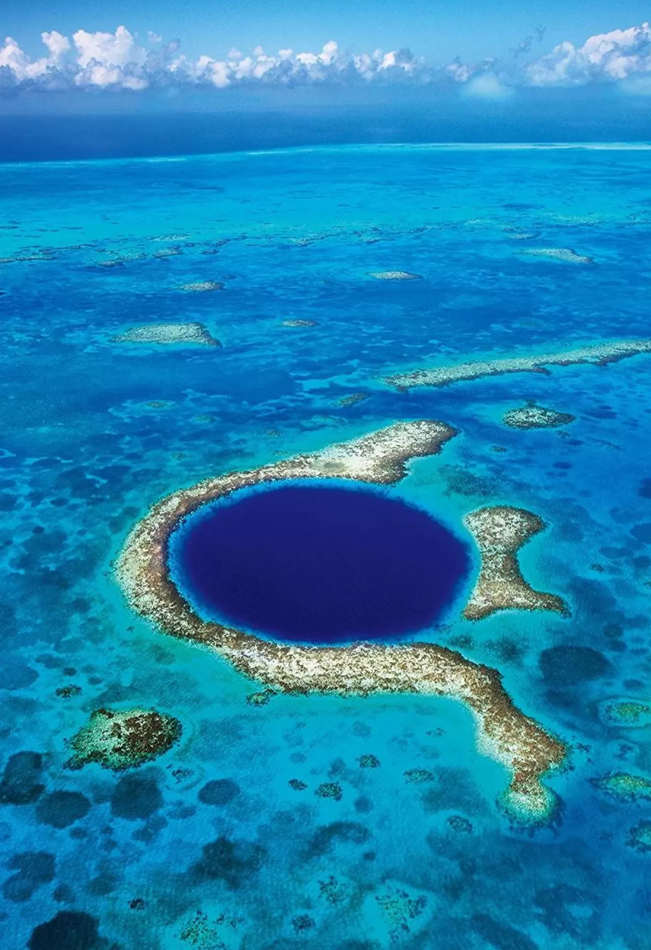 Apollo-Sha Jigsaw Puzzle 48-634 Superb View Of World Great Blue Hole Belize (300 Pieces)