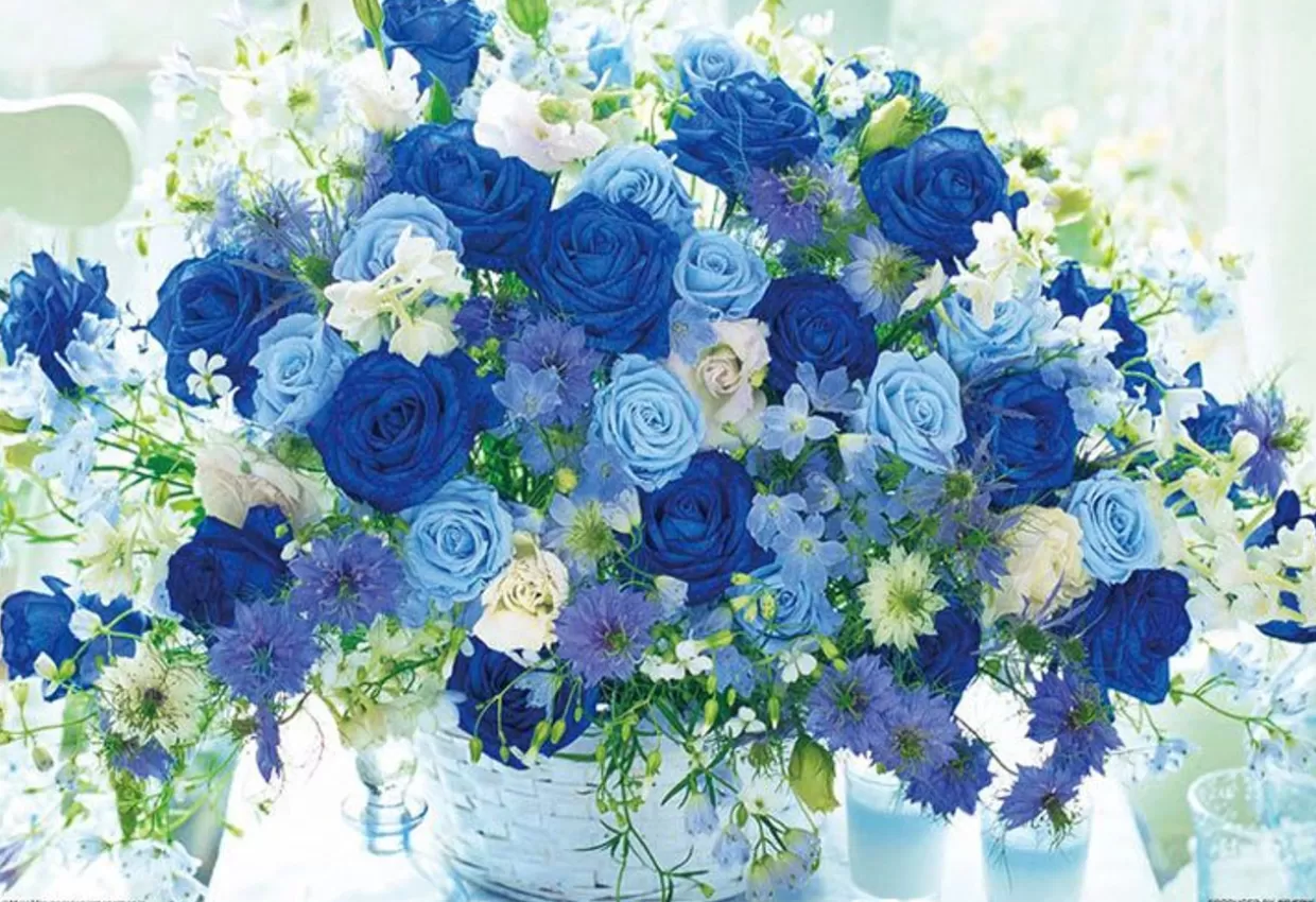 New Beverly M81-621 Jigsaw Puzzle Flower Bouquet Of Blue Roses (1000 S-Pieces)