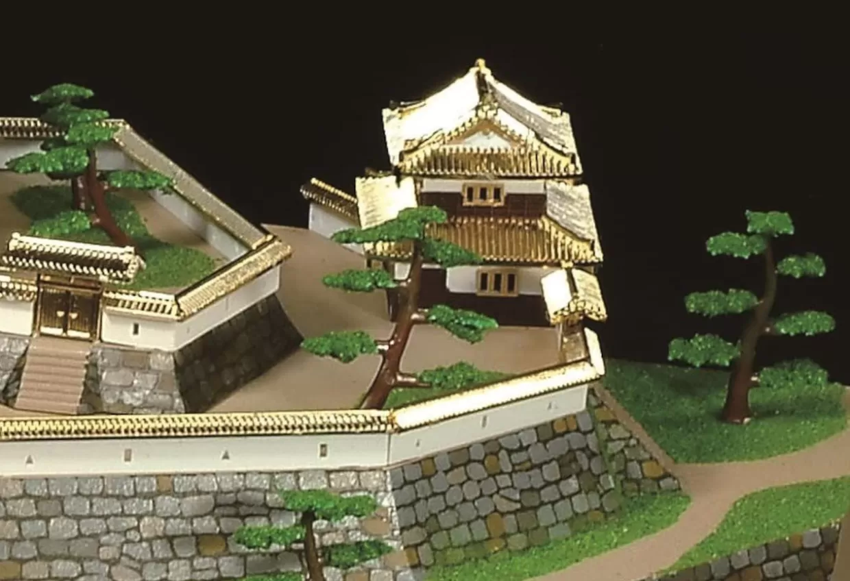 Outlet Doyusha Dg6 Japanese Azuchi Castle Dx Gold 1/360 Scale Plastic Model