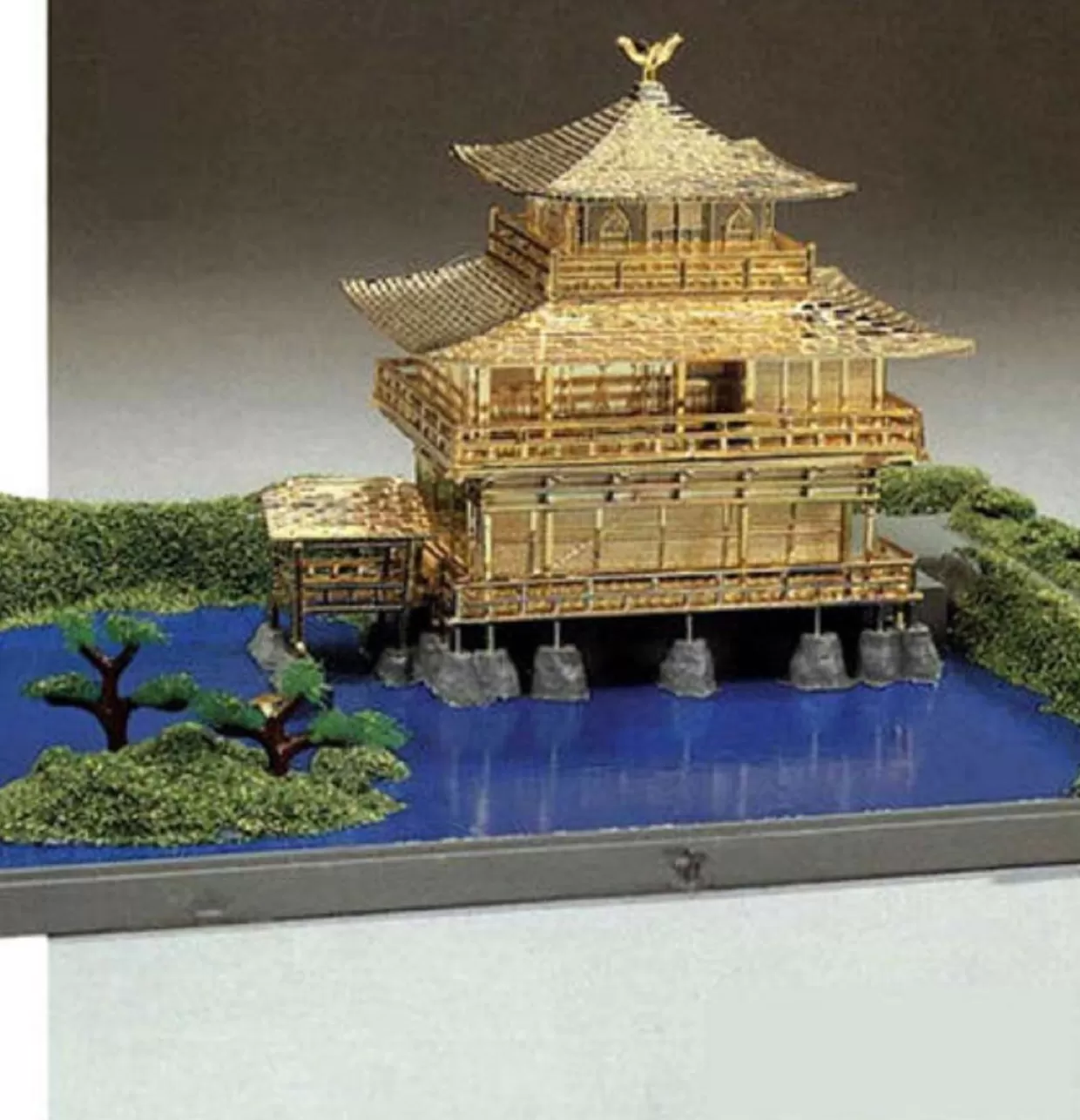 Fashion Doyusha Ng12 Japanese Kyoto Kinkakuji Temple (Gold) 1/200 Scale Plastic Model