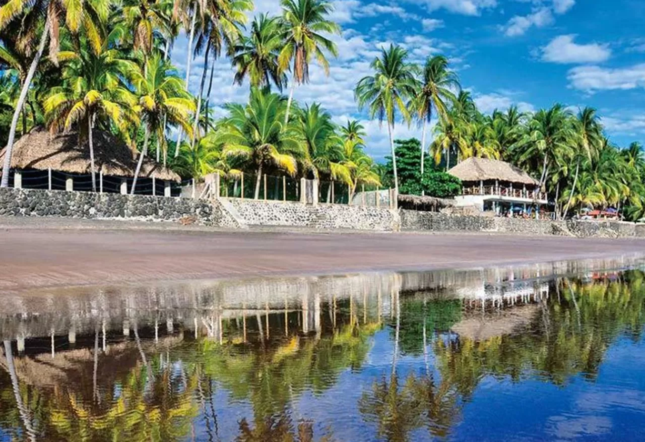 Epoch Jigsaw Puzzle 79-357S El Zonte In The Republic Of El Salvador (300 Pieces)