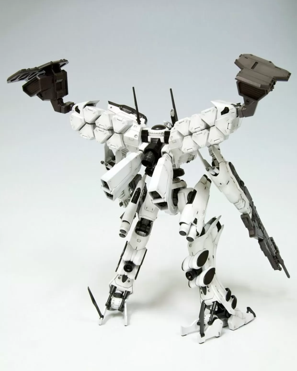Shop Kotobukiya Lineark White-Glint Plastic Model (Armored Core)