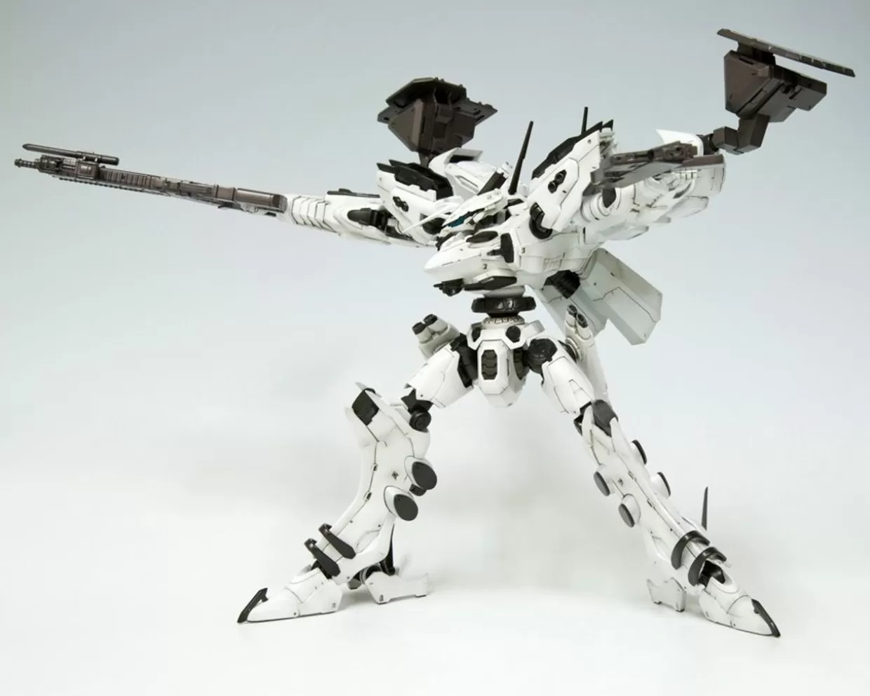 Shop Kotobukiya Lineark White-Glint Plastic Model (Armored Core)