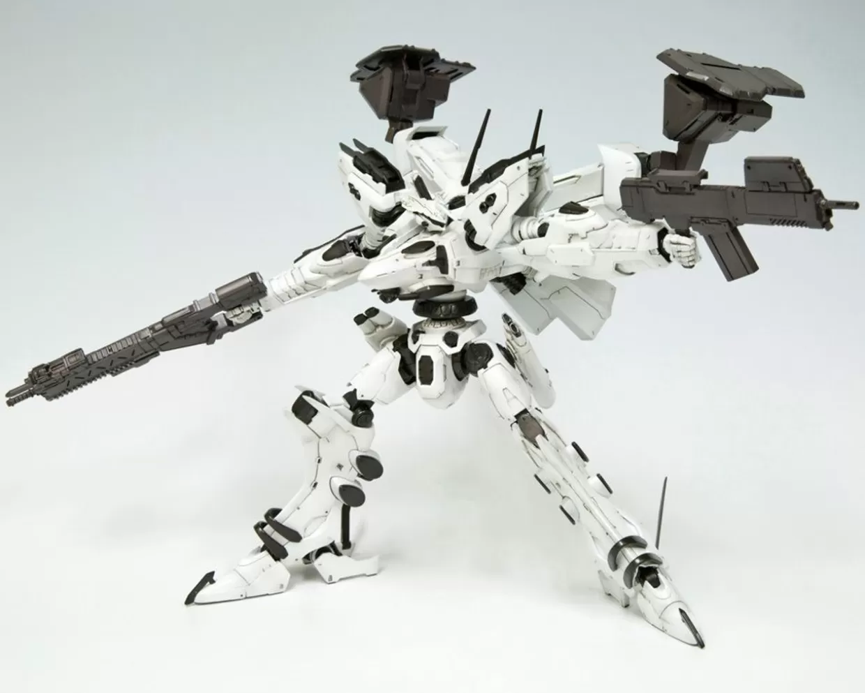 Shop Kotobukiya Lineark White-Glint Plastic Model (Armored Core)