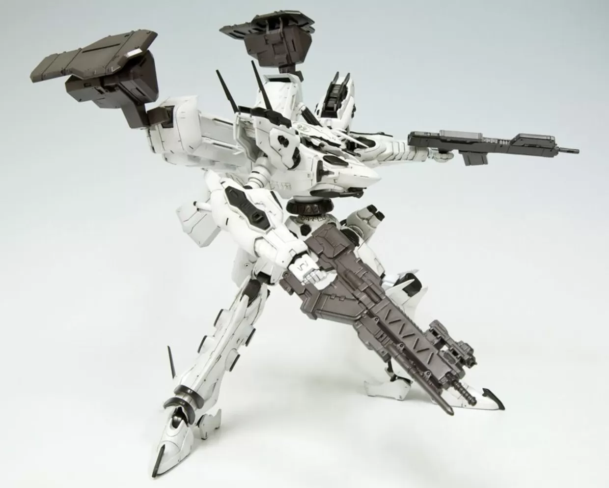 Shop Kotobukiya Lineark White-Glint Plastic Model (Armored Core)
