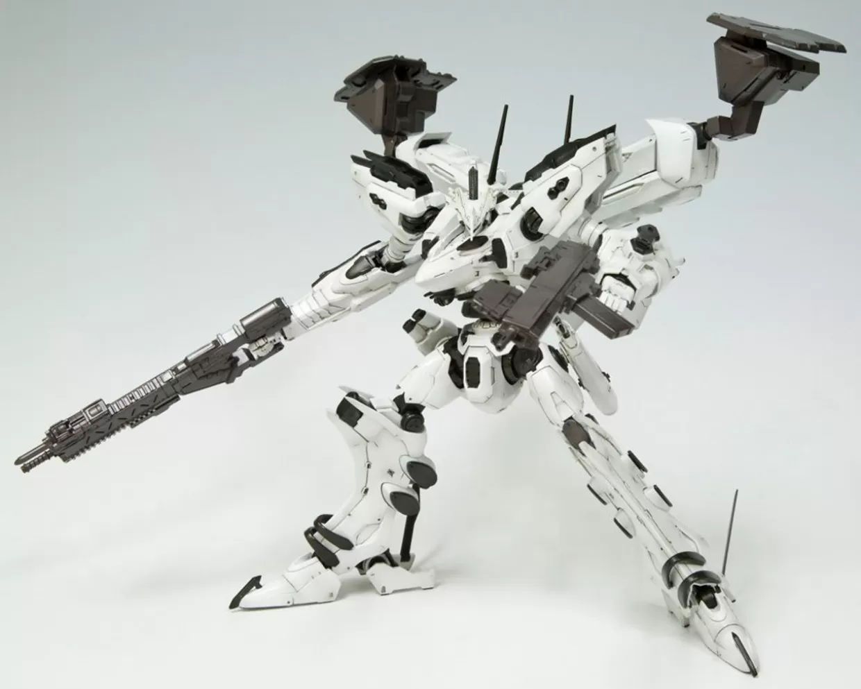Shop Kotobukiya Lineark White-Glint Plastic Model (Armored Core)