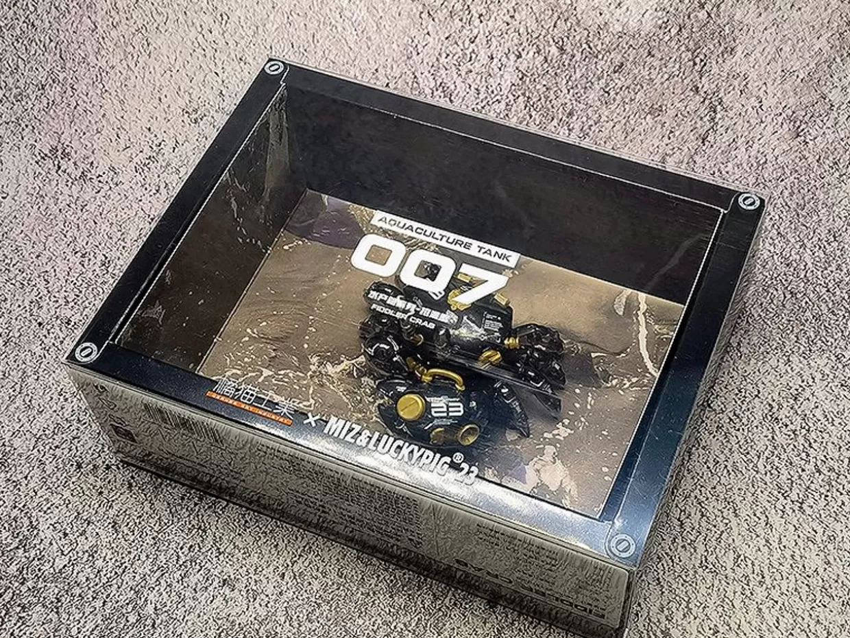 Hot ORANGE CAT INDUSTRY Aquaculture Tank 007: Fiddler Crab (Gold Black) Plastic Model