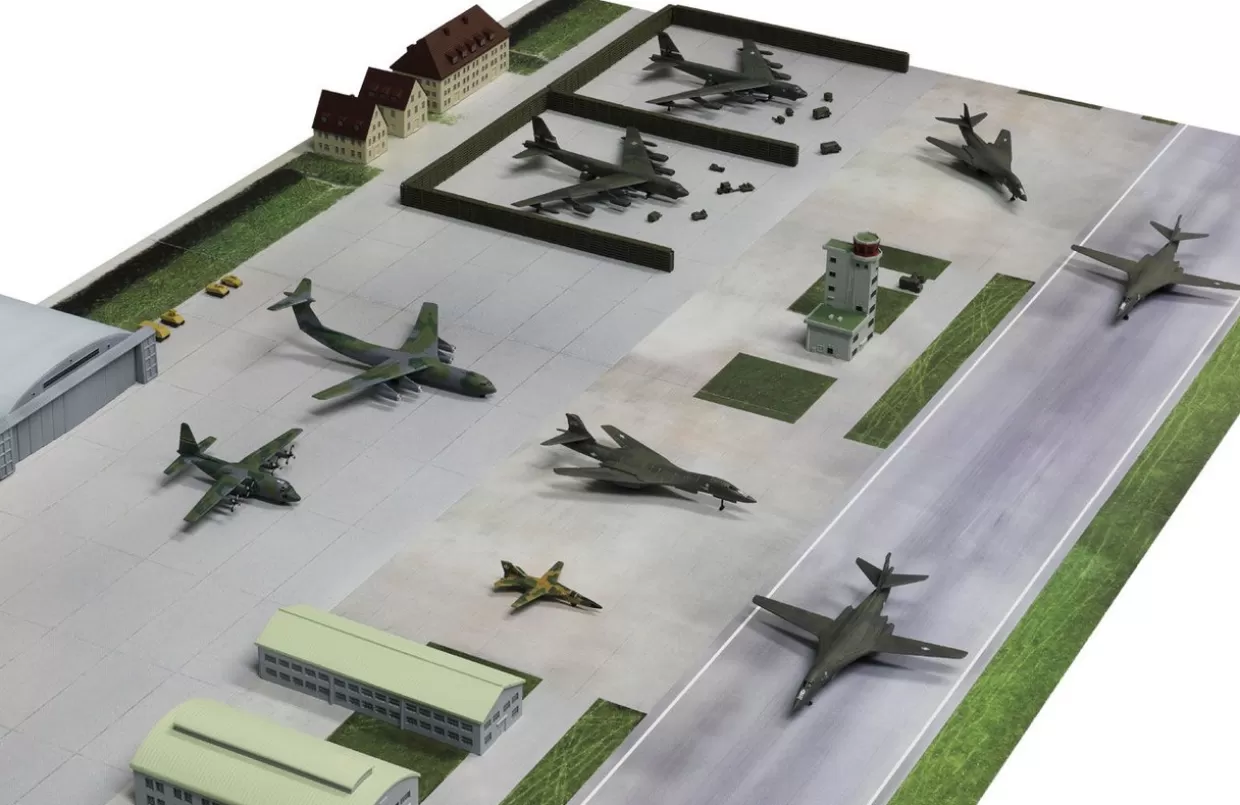 Shop Pit-Road 1/700 U.S. Air Force Guam Andersen Base (1980S) Plastic Model