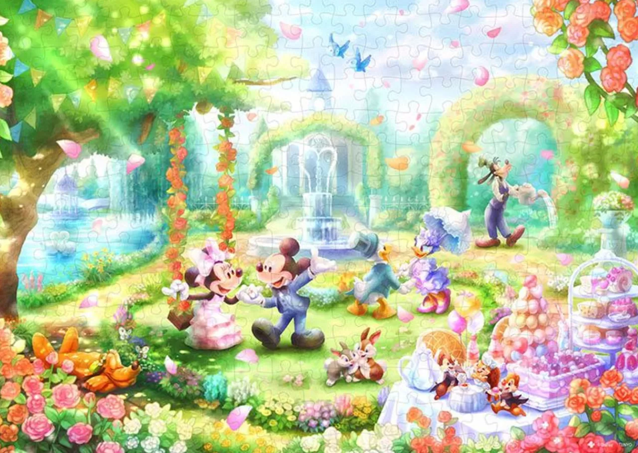 Tenyo D-300-054 Jigsaw Puzzle Disney Mickey & Friends Rose Scented Garden Party (300 Pieces)