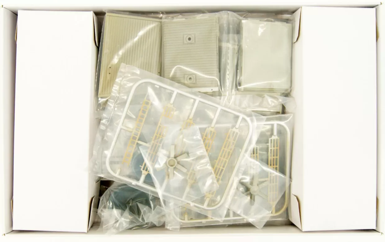 Discount Tomytec Dcm10 Diocolle Combat 1/144 War-Damaged Manufacturing Plant C (Cooling Tower) Plastic Model